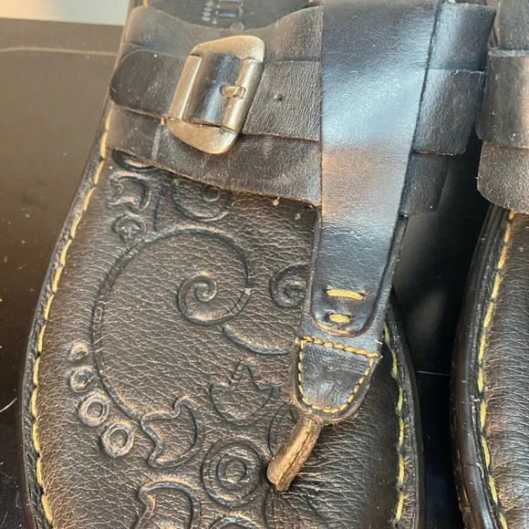 BORN Dark Brown Handcrafted Leather Sandals - Picture 4 of 8